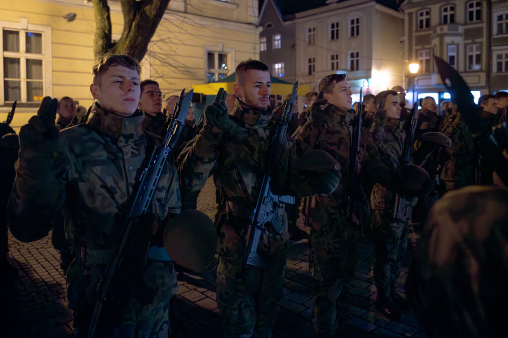 Przysięga wojskowa na zielonogórskim rynku [GALERIA ZDJĘĆ] Radio Zachód - Lubuskie