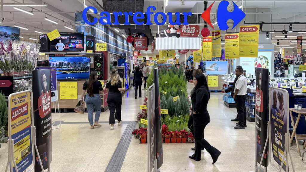 Carrefour. Fot. PAP/EPA/ISAAC FONTANA