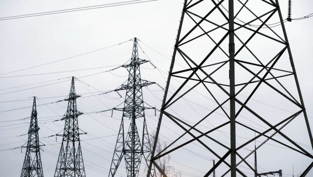 W sobotę rano kraje bałtyckie wstrzymały jakiekolwiek przepływy energii z Rosją i Białorusią. Fot. PAP/EPA/ VALDA KALNINA