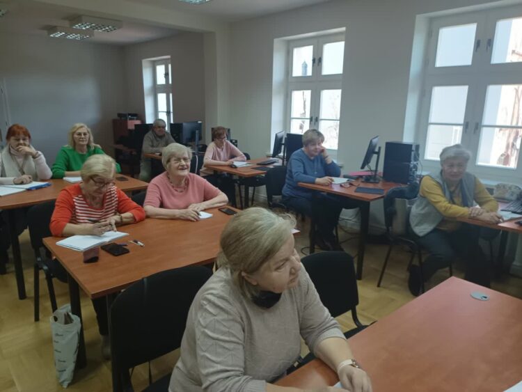 Żagańscy seniorzy z angielskim na „Ty” 9 fot. K.Gonera