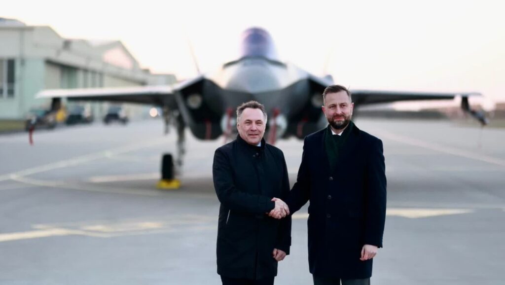 Szef MON: wkrótce podpiszemy z Norwegią nową umowę dotyczącą bezpieczeństwa 2 Szef MON Władysław Kosiniak-Kamysz spotkał się ze swoim norweskim odpowiednikiem Tore Sandvikiem. Fot. X/MON