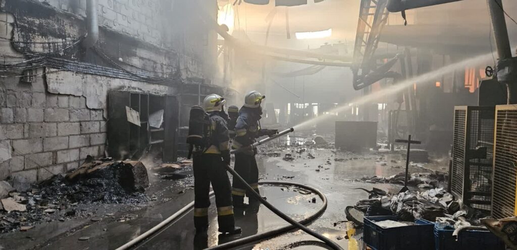 Dogaszanie pożaru w Cigacicach fot. lubuska PSP