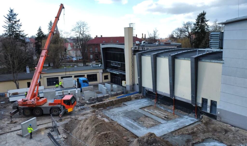 Lubsko buduje plenerową scenę przy ośrodku kultury 3 fot. UM Lubsko