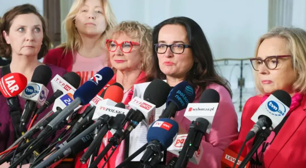 Projekt ustawy zmieniający definicję gwałtu złożyły w zeszłym roku posłanki Nowej Lewicy (Wojciech Olkuśnik/East News)