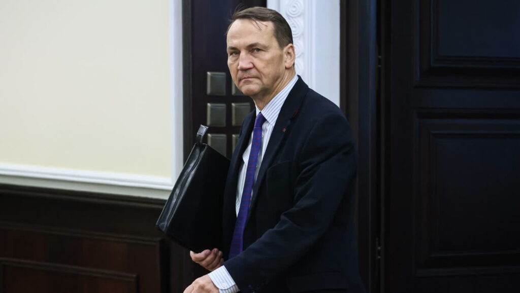 Minister spraw zagranicznych Radosław Sikorski Fot. PAP/Leszek Szymański