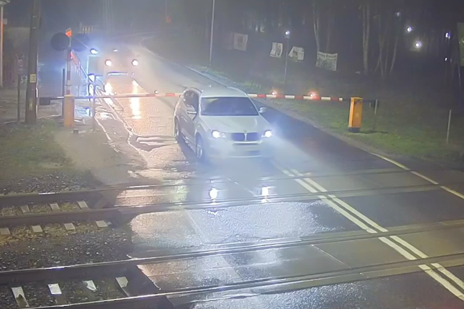 Wjechał na przejazd kolejowy na czerwonym świetle Radio Zachód - Lubuskie