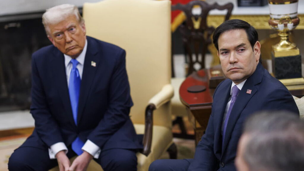 Prezydent USA Donald Trump i sekretarz stanu USA Marco Rubio. Fot. PAP/EPA/Aaron Schwartz / POOL