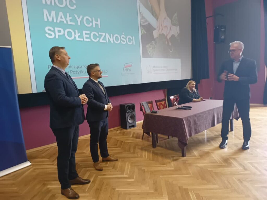 Żagańskie konsultacje programu Moc Małych Społeczności fot. K.Gonera
