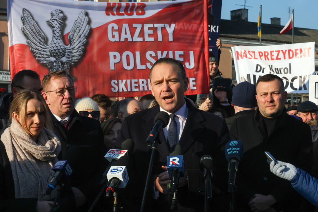 Szef sztabu Nawrockiego: konferencja programowa na przełomie lutego i marca 3 Karol Nawrocki, kandydat na prezydenta popierany przez PiS na rynku w Skierniewicach (PAP/Marian Zubrzycki)