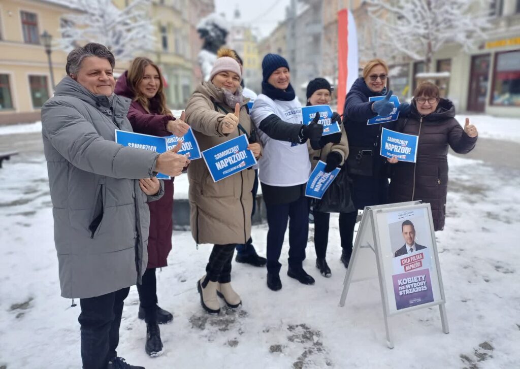 Miejscy i wojewódzcy radni Koalicji Obywatelskiej wystartowali z kampanią wsparcia dla Rafała Trzaskowskiego, kandydata na prezydent kraju (fot. Piotr Bakselerowicz)