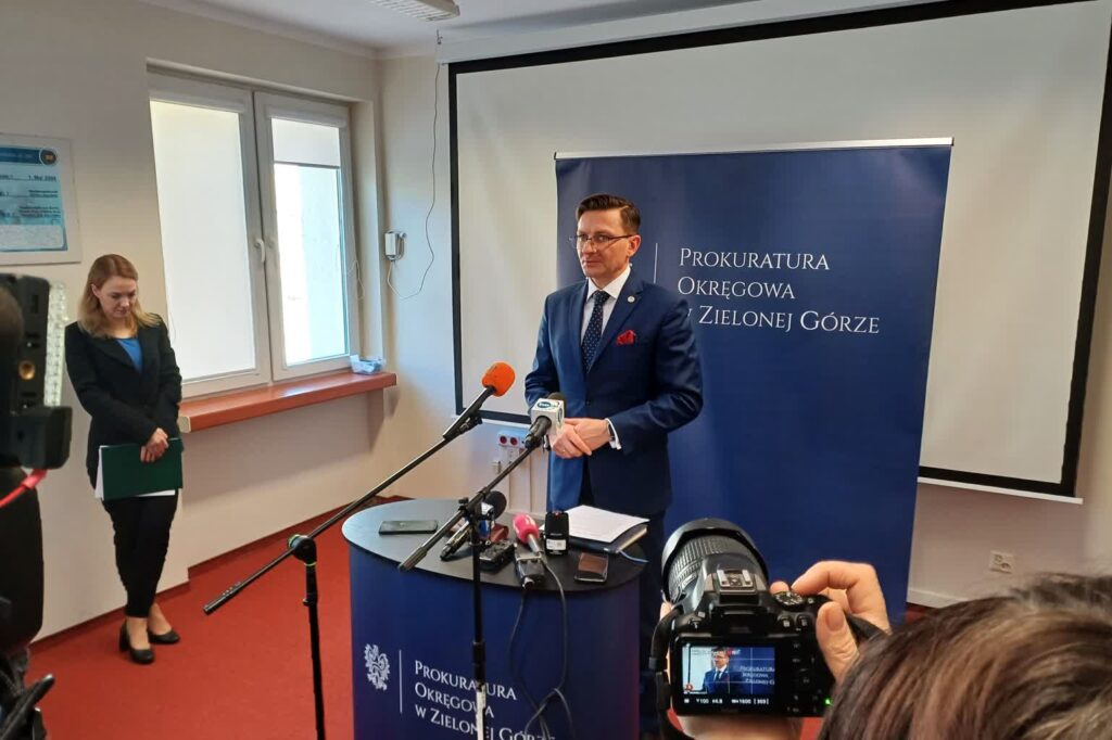 Krzysztof S., były prezes ZGK w Zielonej Górze z zarzutami. Na zdjęciu Robert Kmieciak, szef Prokuratury Okręgowej w Zielonej Górze (fot. P. Bakselerowicz)