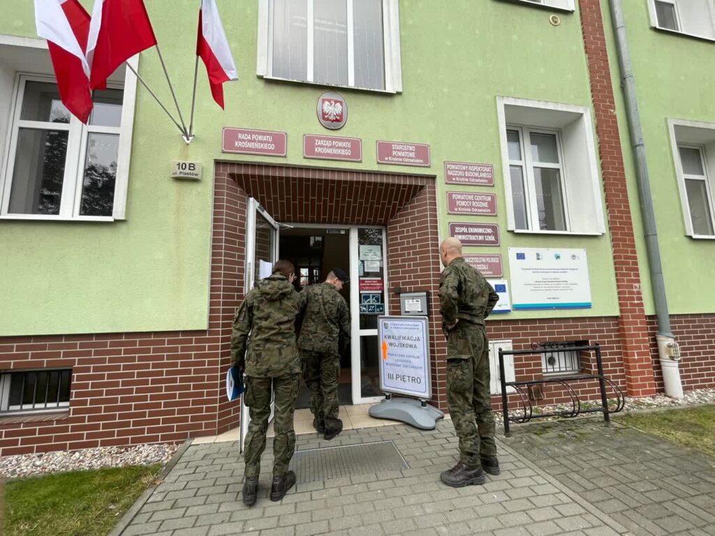 "Chcę służyć Ojczyźnie" reportaż Bartosza Schaefera Radio Zachód - Lubuskie