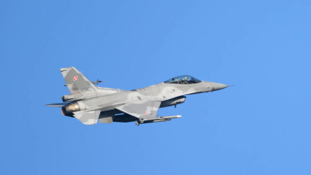 Samolot F-16 Fot. PAP/Jakub Kaczmarczyk