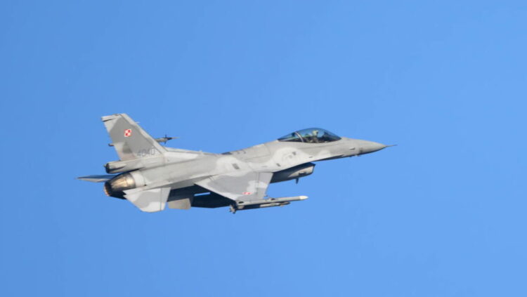 Samolot F-16 Fot. PAP/Jakub Kaczmarczyk