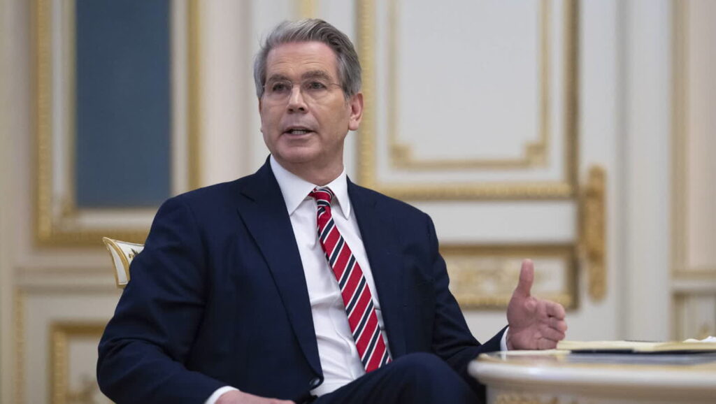 Amerykański sekretarz skarbu Scott Bessent. Fot. PAP/EPA/STRINGER