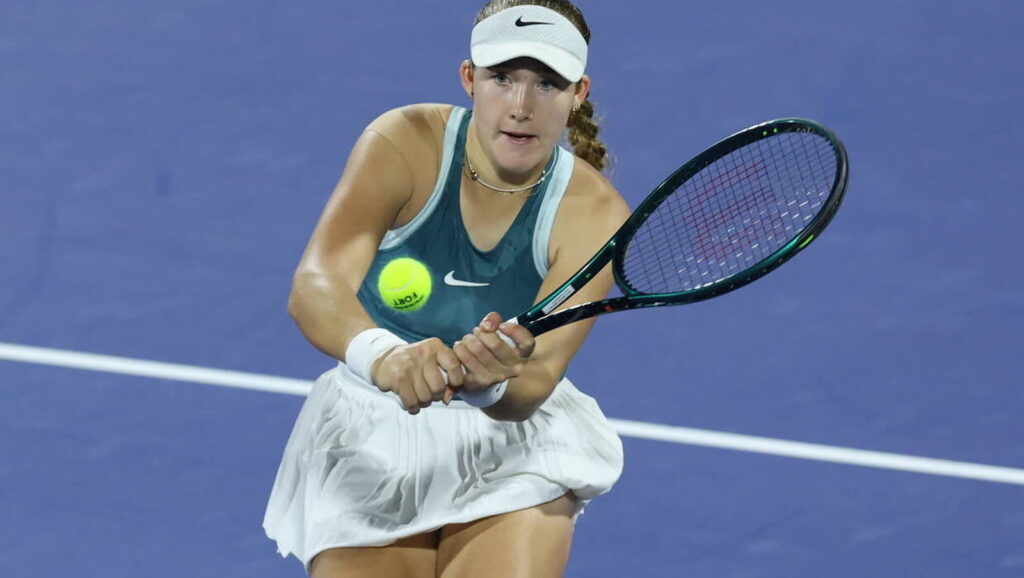 Turniej WTA w Dubaju - awans Andriejewej do finału. Historyczny wyczyn 17-latki 1 Mirra Andriejewa. Fot. EPA/ALI HAIDER