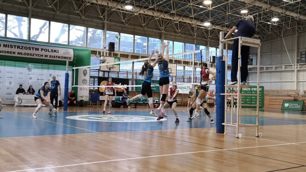 Pierwsze śliwki robaczywki. UKS Świt Drzonków przegrał na inaugurację 1/8 MMP fot. Paweł Górski