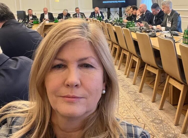 Tomasza J. do świata polityki wprowadziła Iwona Arent, posłanka PiS (x.com/iwonaarent)