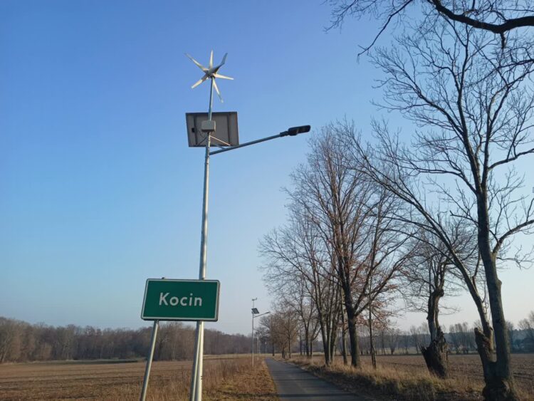 W Kocinie w żagańskiej gminie skradziono uliczne lampy solarne 9 fot. K.Gonera