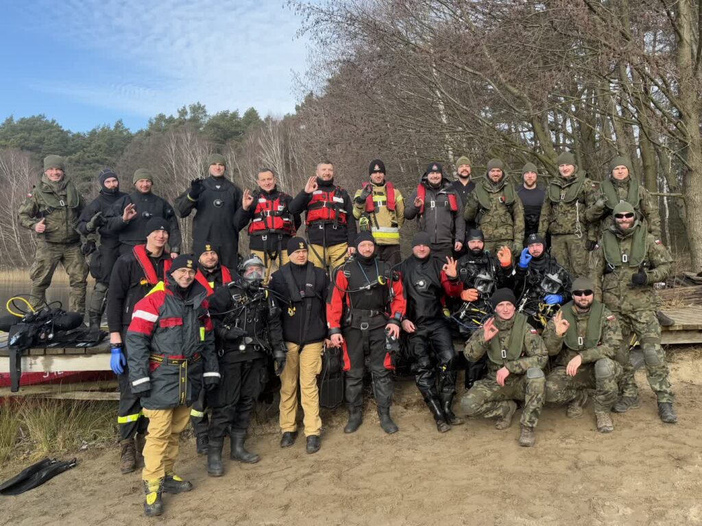 Szkolenie nurków w Wędrzynie. Wspólne ćwiczenia strażaków i żołnierzy Radio Zachód - Lubuskie