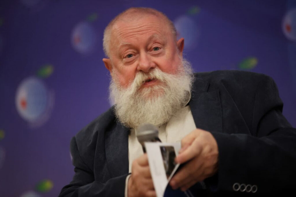 Prof. Jerzy Bralczyk. Fot. PAP/Łukasz Gągulski