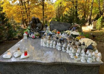 Pochówki dzieci nienarodzonych w nowym grobowcu Radio Zachód - Lubuskie