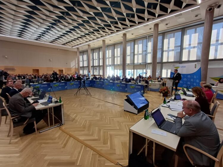 Gorzkie rozmowy o kolei: "W innych regionach nie macie problemu" 9 fot. P.Bakselerowicz