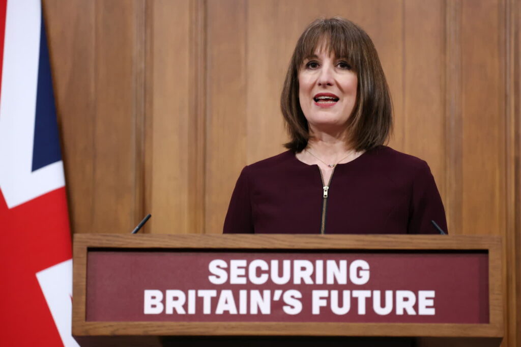 Brytyjska minister finansów: Wojna celna zaszkodzi obu stronom 2 Rachel Reeves (PAP/EPA/ANDY RAIN / POOL)