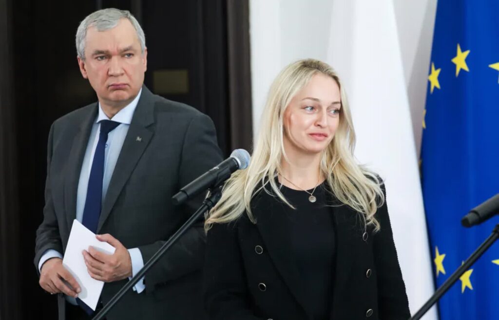 Paweł Łatuszka, Anżalika Mielnikawa. Fot. PAP/Tomasz Gzell