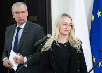 Paweł Łatuszka, Anżalika Mielnikawa. Fot. PAP/Tomasz Gzell