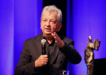 Reżyser Juliusz Machulski podczas uroczystości wręczenia mu Aktu Nadania Honorowego Obywatelstwa Miasta Lublin. Fot. Miasto Lublin/FB