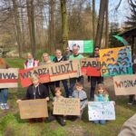 Mieszkańcy Zagórza w gm. Czerwieńsk protestują przeciwko wycinaniu olchowych lasów (fot. Piotr Bakselerowicz)