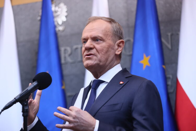 Premier Tusk przybył do Brukseli na szczyt UE 9 Fot. PAP/Leszek Szymański