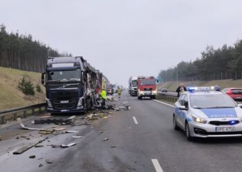 Zablokowana S3 – zderzyły się trzy ciężarówki Radio Zachód - Lubuskie