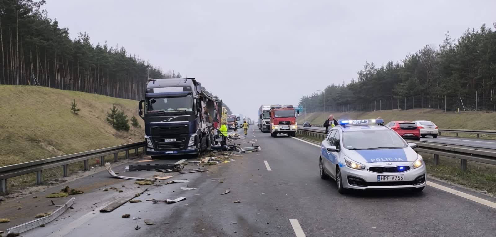 Zablokowana S3 – zderzyły się trzy ciężarówki Radio Zachód - Lubuskie