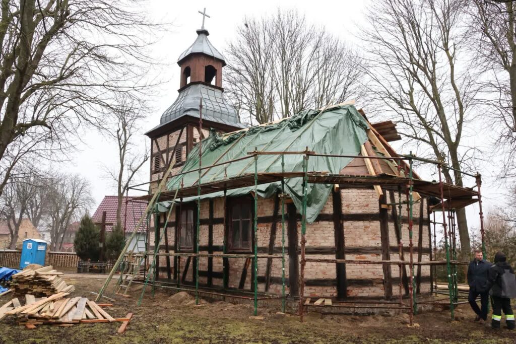Kolejny etap remontu kościółka w Świętym Wojciechu Radio Zachód - Lubuskie