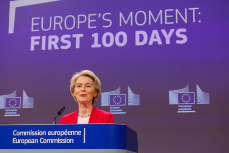 Ursula von der Leyen, przewodnicząca Komisji Europejskiej (PAP/EPA/OLIVIER MATTHYS)