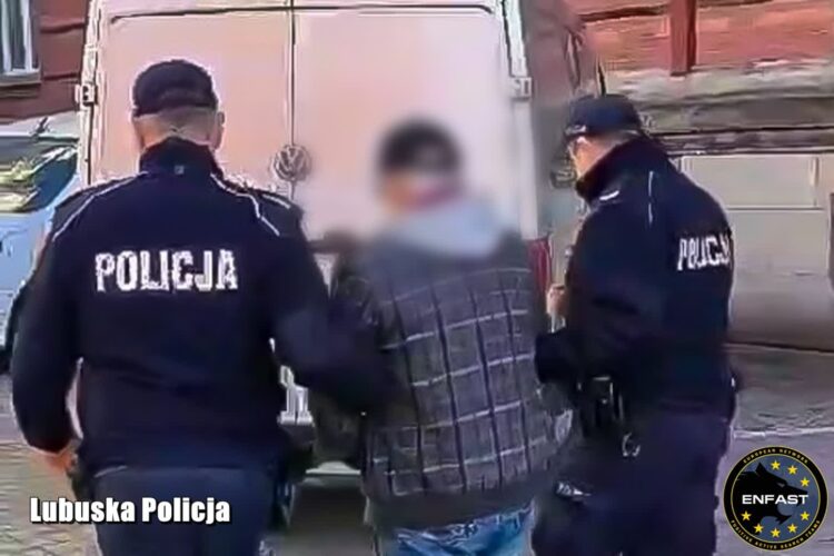 11 lat ukrywał się przed policją, unikał więzienia 9 49-latek przez 11 lat ukrywał się przed policją, do odsiadki ma ponad dwa lata za przestępstwa seksualne (Lubuska Policja)