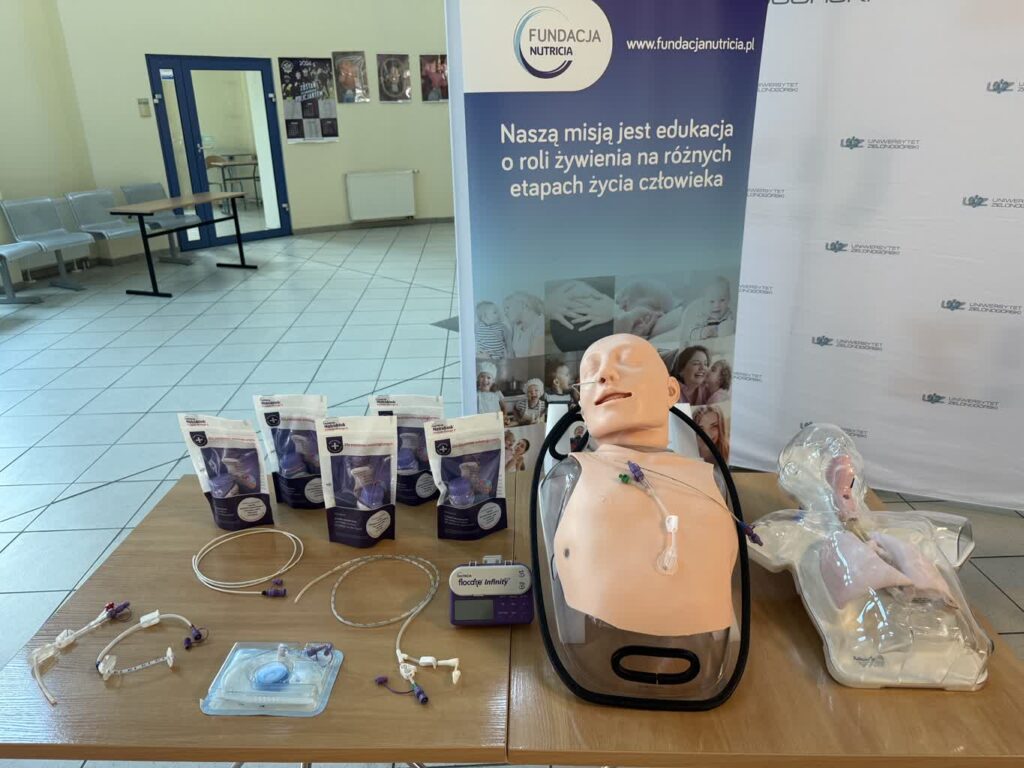 Studenci Collegium Medicum otrzymali sprzęt do ćwiczeń w leczeniu żywieniowym 2 Studenci Collegium Medicum otrzymali sprzęt do ćwiczeń w leczeniu żywieniowym Radio Zachód - Lubuskie