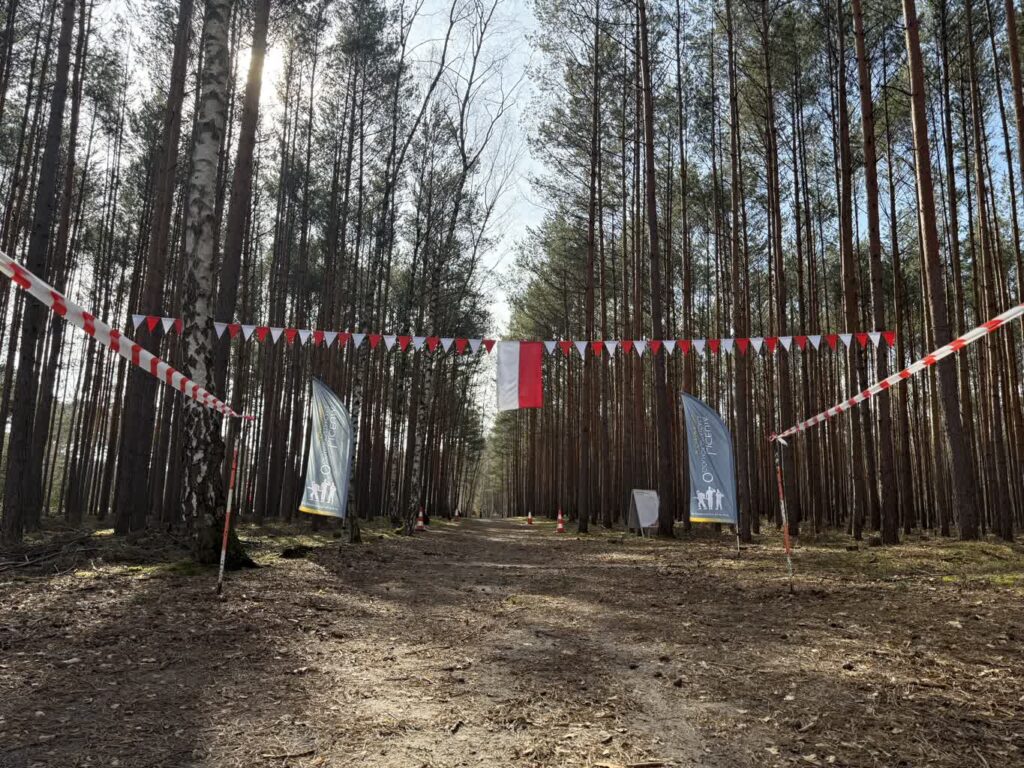 Uczniowie z Czerwieńska pobiegli "Tropem Wilczym" Radio Zachód - Lubuskie