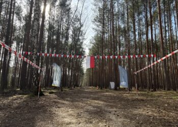 Uczniowie z Czerwieńska pobiegli "Tropem Wilczym" Radio Zachód - Lubuskie