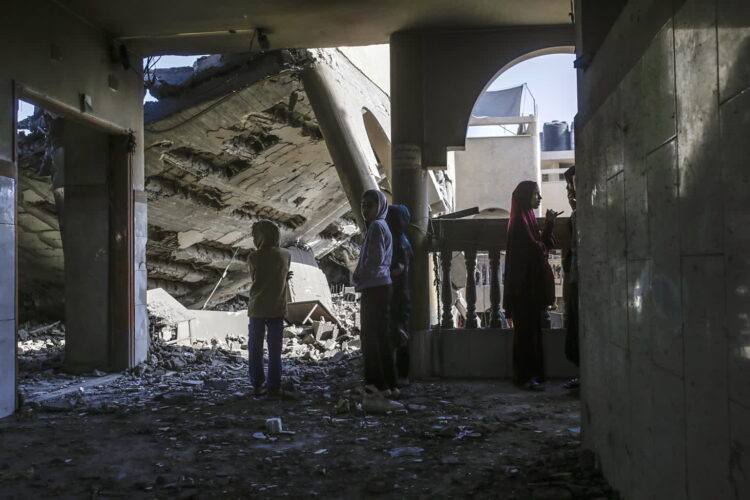 Izrael wznawia ataki powietrzne na Gazę. Fot. PAP/EPA/MOHAMMED SABER