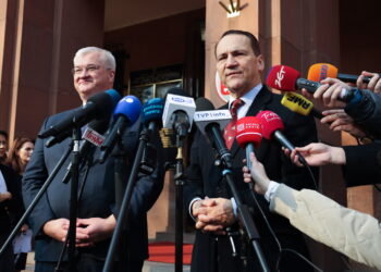 Minister spraw zagranicznych RP Radosław Sikorski i minister spraw zagranicznych Ukrainy Andrij Sybiha, fot. PAP/Albert Zawada
