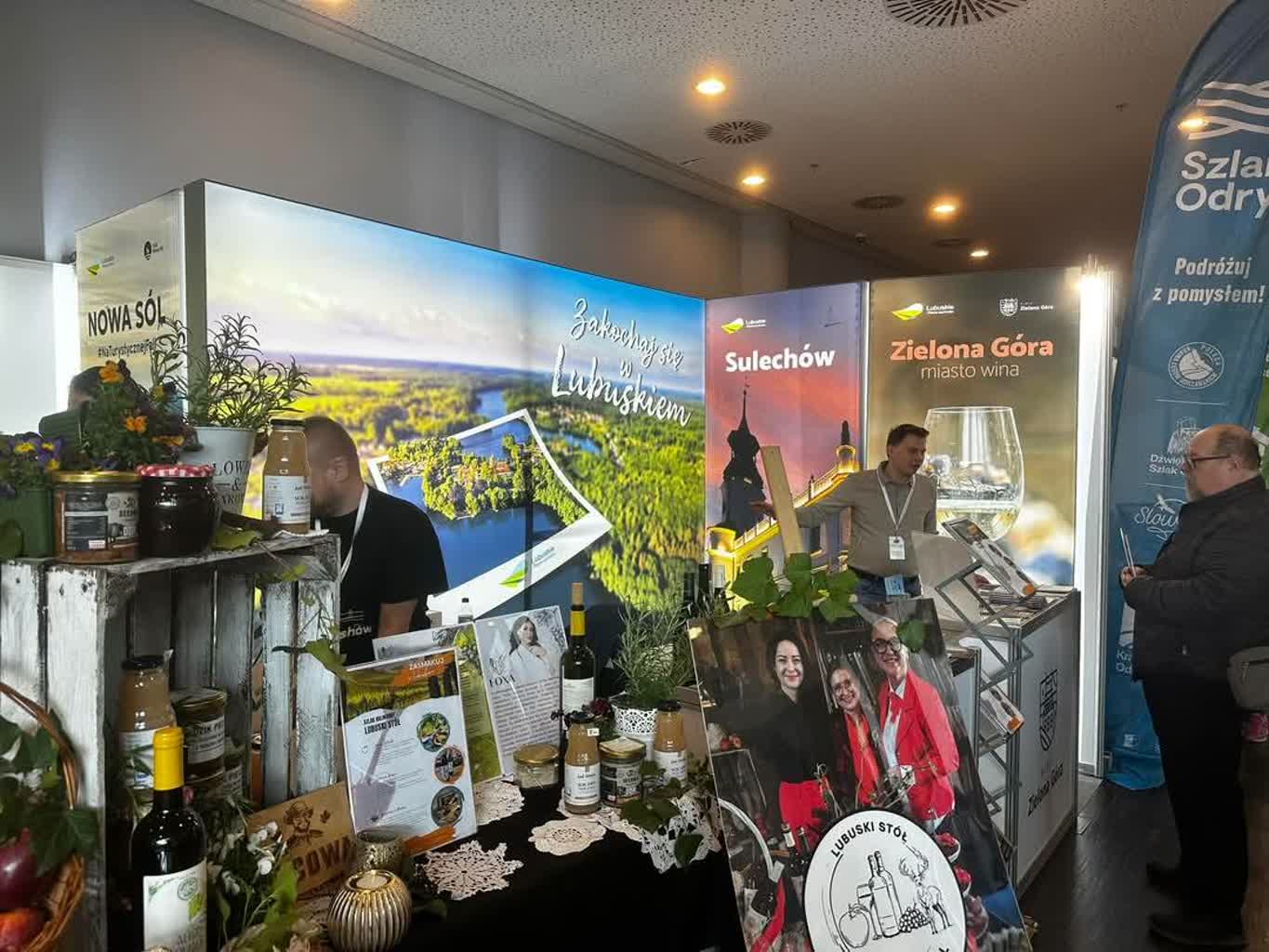 Lubuskie stoisko z pierwszą nagrodą na targach we Wrocławiu 13 485729482_1026841209259464_2045650820911386205_n.jpg