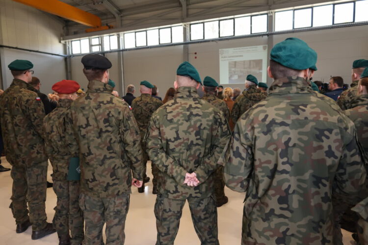 Szef MON o bezpieczeństwie Europy 9 PAP/Albert Zawada