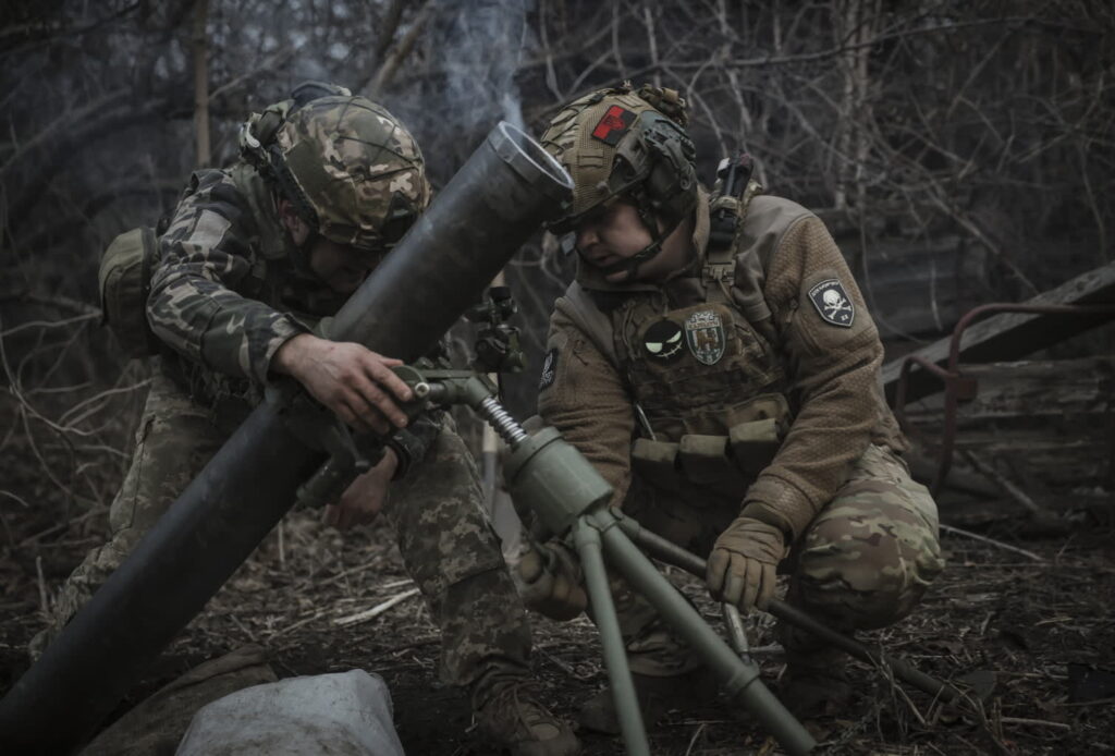 Fot. PAP/EPA/Press service of the 24 Mechanized brigade HANDOUT