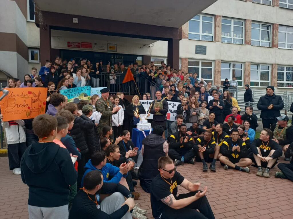 4. Bieg Pancerniaka w żagańskiej szkole fot. K.Gonera