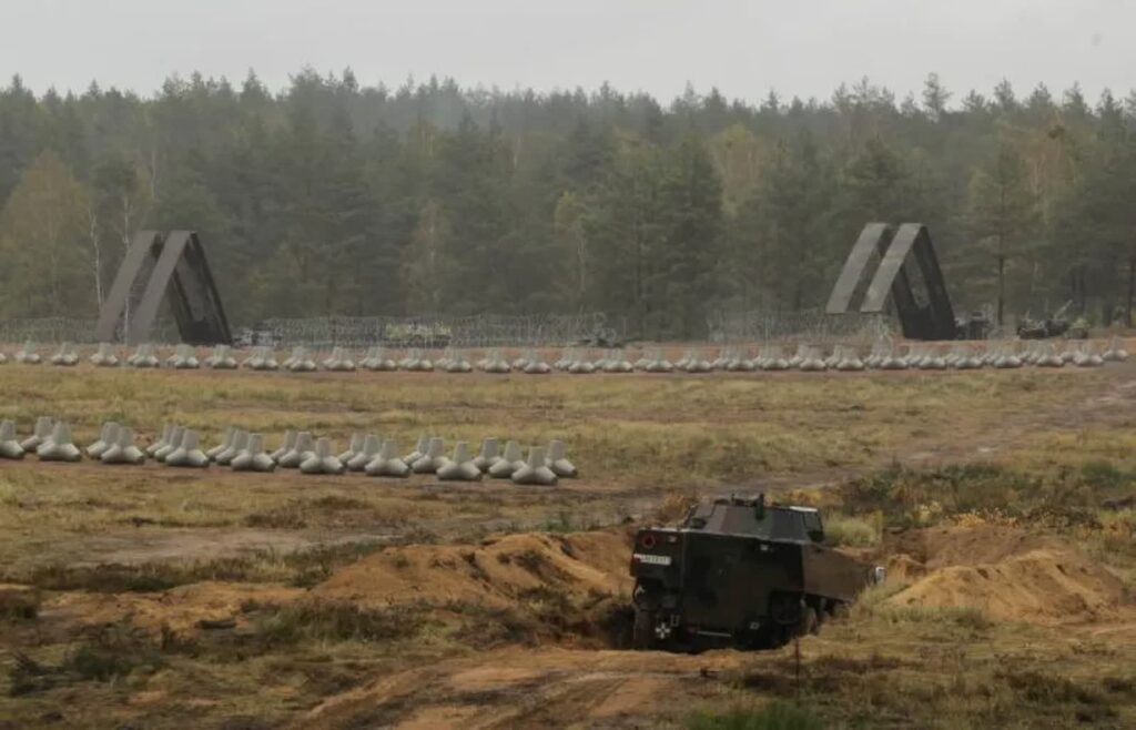 Tarcza Wschód (zdjęcie ilustracyjne). Fot. PAP/Tomasz Waszczuk