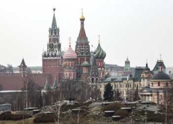 Kreml w Moskwie (PAP/EPA/YURI KOCHETKOV)