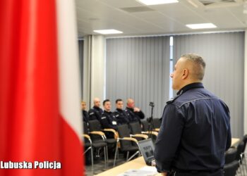 Policjanci się szkolą. Po zdanym kursie mogą liczyć na awans Radio Zachód - Lubuskie
